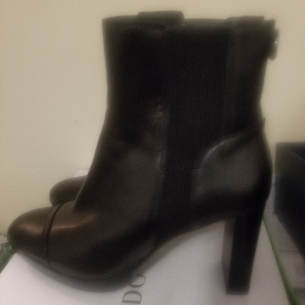 Boot - Picture 3 of 4